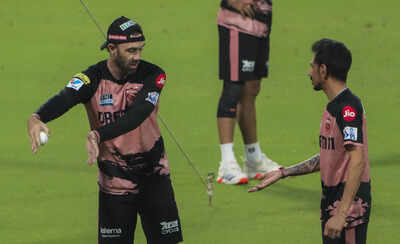 Glenn-Maxwell-and-Yuzvendra-Chahal.jpg