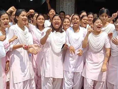 JKBOSE-Class-12-result-2025-75-students-pass-Commerce-stream-tops-at-79.jpg
