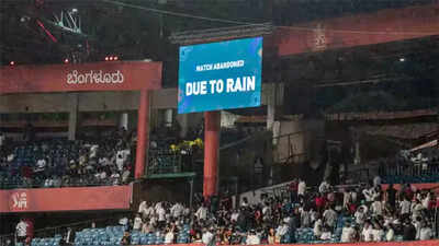 1747510685_RCB-vs-KKR.jpg