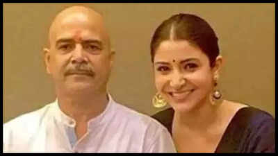 Anushka-and-her-dad.jpg