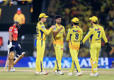 Chennai-Apr-30-ANI-Chennai-Super-Kings-Matheesha-Pathirana-and-teammates-ce-.jpg