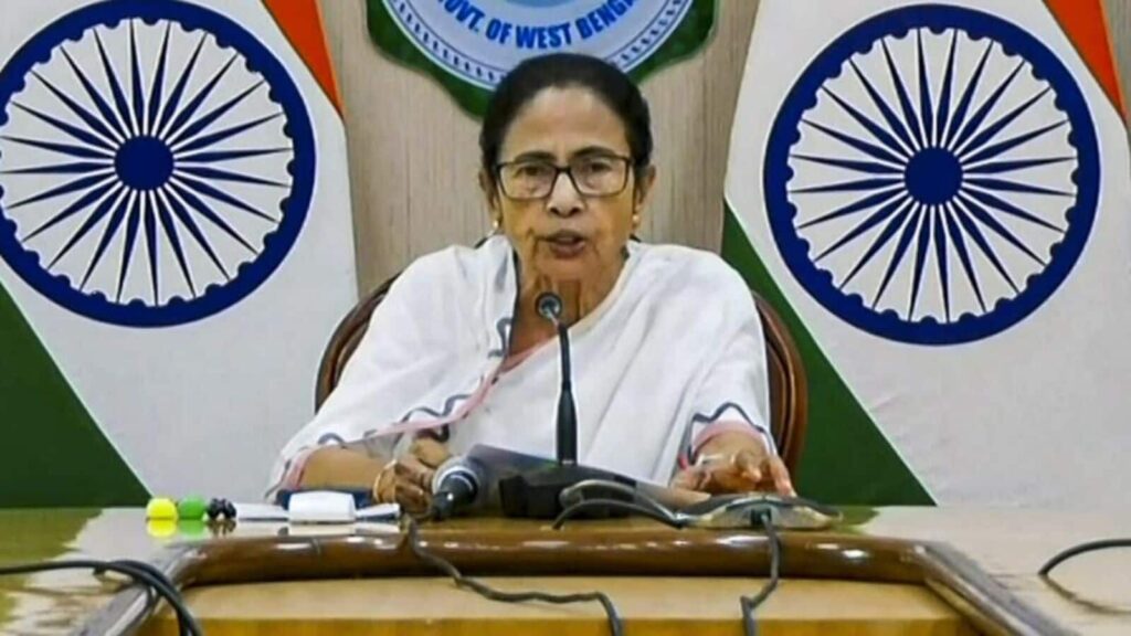 Howrah-West-Bengal-chief-minister-Mamata-Banerjee_1748514974863_1748514981963.jpg