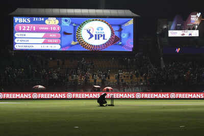 Indian-Premier-League-cricket-match-between-Punjab-Kings-and-Delhi-Capitals-abandoned.jpg