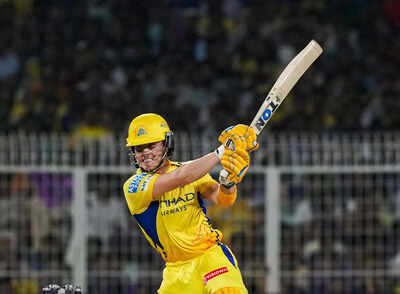 Kolkata-Chennai-Super-Kings-Dewald-Brevis-plays-a-shot-during-an-Indian-Premie-.jpg