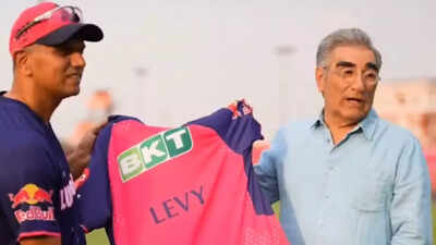 Rahul-Dravid-and-Eugene-Levy.jpg