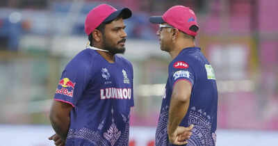 Sanju-Samson-with-Rahul-Dravid.jpg