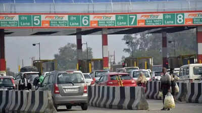 Rs-3000-annual-FASTag-for-cars-from-this-date-How-many-journeys-you-can-do.jpg