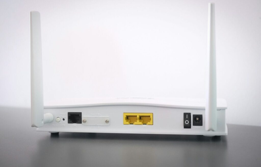 Wi-Fi_router_1748956662623_1748956662855.jpg