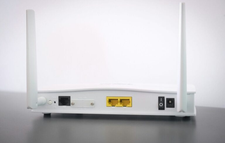Wi-Fi_router_1748956662623_1748956662855.jpg