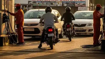 Fuel-ban-returns-for-older-vehicles-in-Delhi-To-be-implemented-from-this-date.jpg