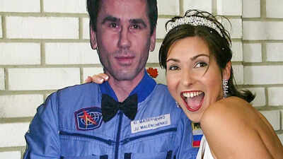 Groom-in-space-bride-in-Texas-The-love-story-that-became-the-first-ISS-wedding-in-history.jpg