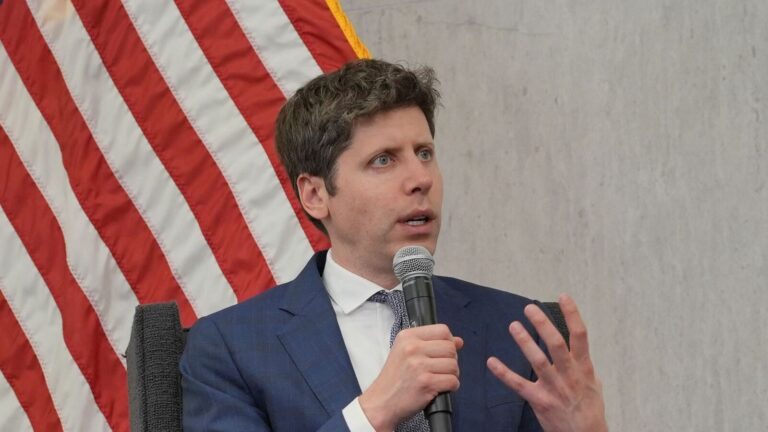 OpenAI_Sam_Altman_1754117457915_1754117458164.JPG