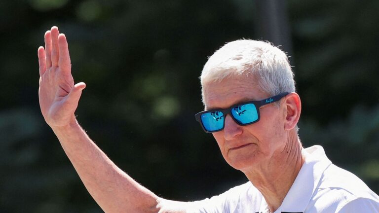 Tim_Cook_1754013110293_1754013110530.JPG