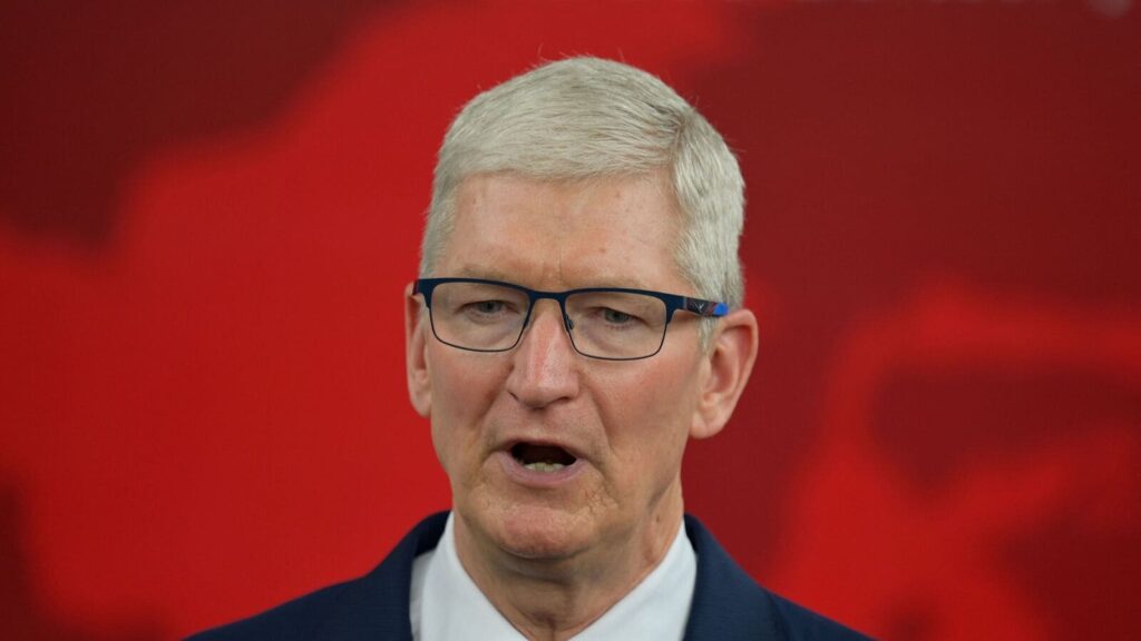 Tim_Cook_1754096402113_1754096402288.jpg