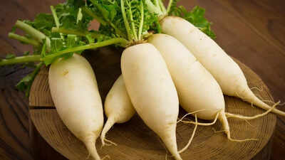 12-common-gardening-mistakes-to-avoid-for-healthy-radish-growth.jpg