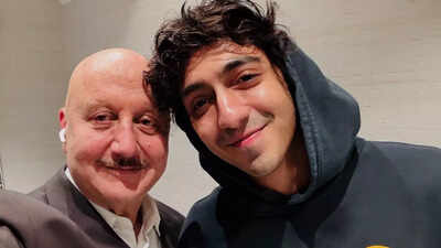anupam-kher-shares-selfie-with-ahaan-panday.jpg