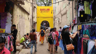 are-sarojini-nagar-clothes-really-from-dead-people.jpg