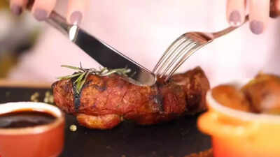 avoid-non-veg-during-rainy-season-protect-yourself-from-bacteria-and-digestive-issues-with-healthy-v.jpeg