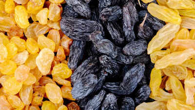 black-raisins-or-yellow-raisins-which-one-should-you-eat-for-heart-health-and-better-digestion.jpg