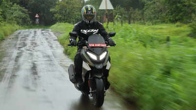 hero-xoom-160-first-ride-impressions-heros-boldest-scooter-yet.jpg