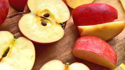 how-to-prevent-sliced-fruit-from-turning-brown-know-effective-tips-and-tricks.jpg