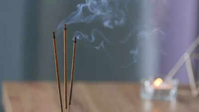 is-burning-incense-daily-as-harmful-as-smoking-effects-of-incense-smoke-on-your-lungs.jpg