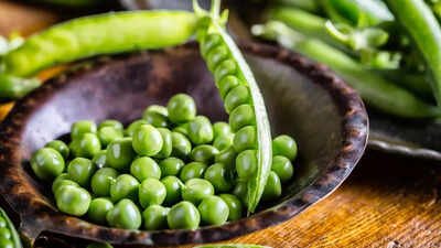 the-hidden-risks-of-eating-green-peas-daily-what-you-need-to-know.jpg