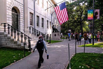 1760118945_harvard.jpg
