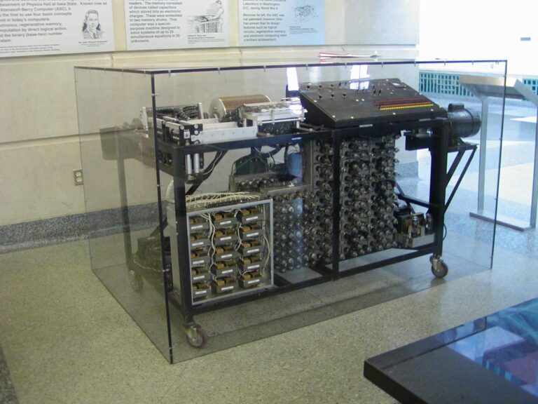 19istb20Atanasoff-Berry_Computer.jpg