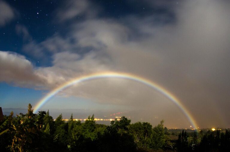 IMG_Moonbow__Kula__Hawai_2_1_SCC8IKQ8.jpg