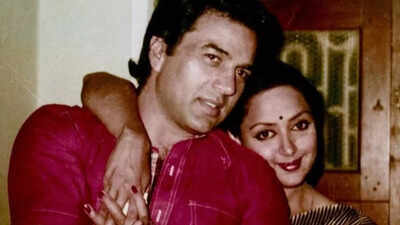 dharmendra-hema-bobby.jpg