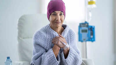 hair-loss-reasons-during-chemotherapy-5-causes-mechanisms-and-regrowth.jpg