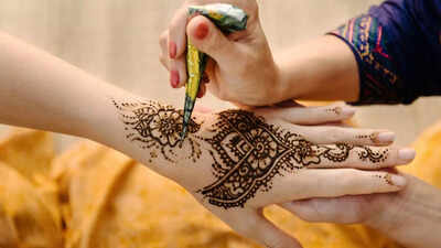 karwa-chauth-henna-safety-5-mehendi-side-effects-and-precautions-for-healthy-skin.jpg