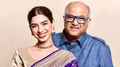 khushi-kapoor-boney-kapoor.jpg