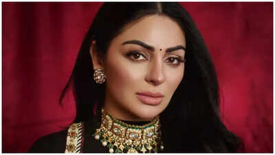 neeru-bajwa-1.jpg