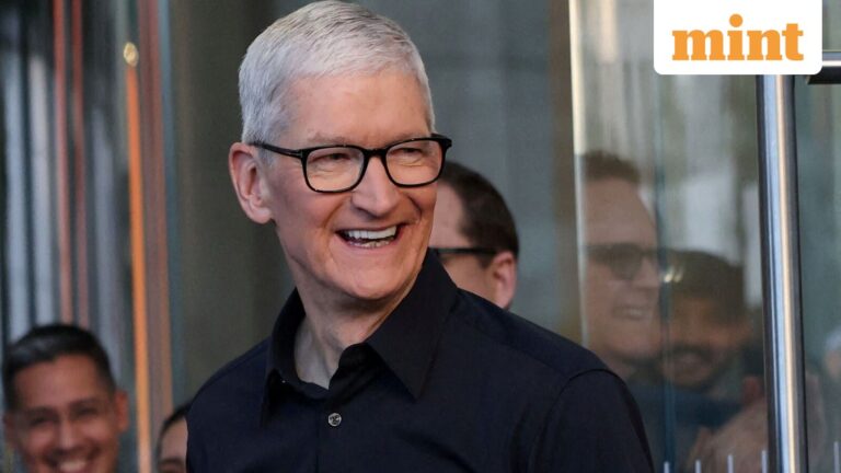 APPLE-RETAIL-10_1760515898476_1760515913553_1763949056841.JPG