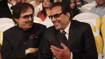 dharmendra-sanjay-khan.jpg