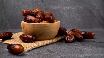 health-benefits-of-dates-khajoor-in-winters-boost-heart-bones-digestion-and-winter-energy.jpg