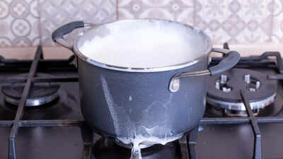 stop-boiling-milk-wrong-this-one-trick-prevents-every-spill.jpg