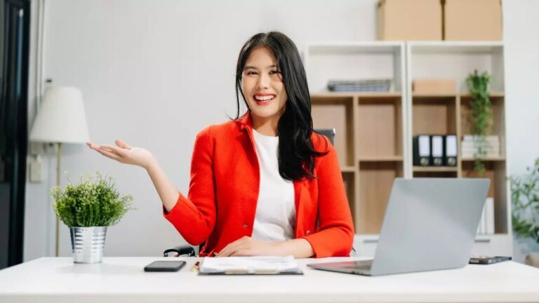 why-global-workplaces-are-adopting-japans-horenso-method-for-better-teamwork-and-communication.jpg