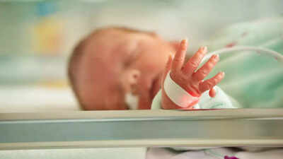 why-some-babies-are-born-with-6-fingers-understanding-polydactyly-and-when-treatment-is-needed.jpg
