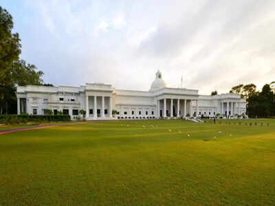 5-iit-roorkee-scholarships-every-student-should-know-about-check-who-is-eligible-to-apply-and-amount.jpeg