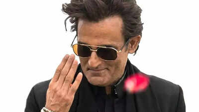 akshaye-khanna-1.jpg