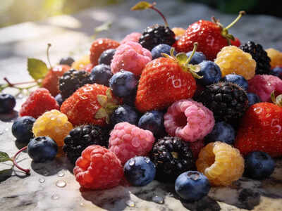 do-you-clean-your-berries-properly-doctor-explains-what-actually-works.jpg