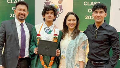 kfs6vtb8_madhuri-_625x300_29_may_23.jpg