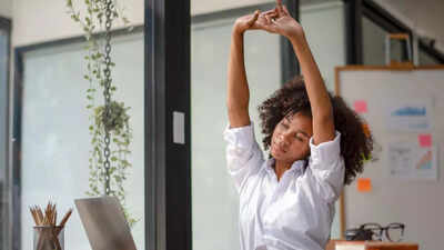 micro-stretching-a-30-second-habit-that-enhances-posture-energy-levels-and-relaxation.jpg