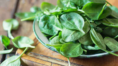 raw-vs-cooked-spinach-which-form-actually-delivers-adequate-iron-to-your-body.jpg