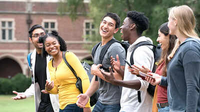 us-students-in-a-college.jpg