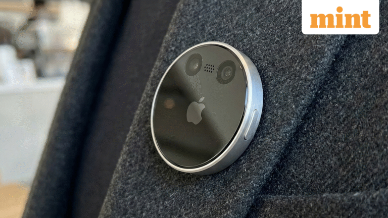 Apple_AI_Pin_1769044990504_1769044990636.png