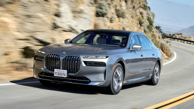 bmw-i7-electric-sedan-clocks-1000-sales-in-india-luxury-features-decoded.jpg